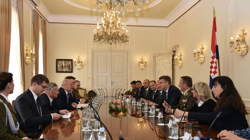 Predsjednik Vlade Andrej Plenković s ministrom obrane Poljske